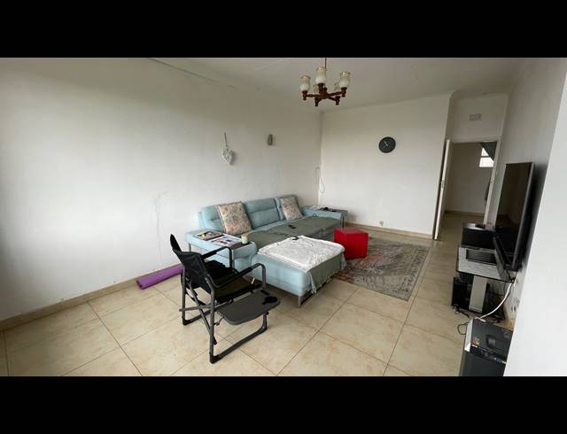 2.5 BEDROOM APARTMENT TO LET IN GLENWOOD